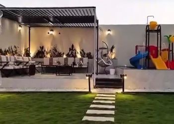  شاليه ومسطحات خضراء