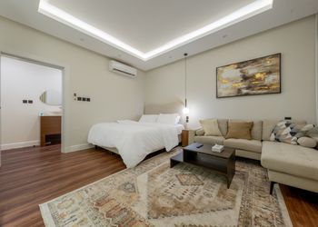 استديو بسرير ماستر  ودخول ذاتي 