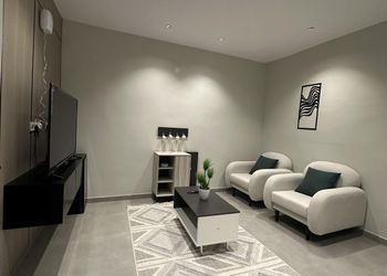 استديو هادئ بدخول ذاتي 