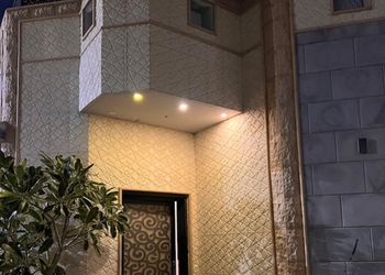 شقة بصالة أنيقة ودخول ذاتي