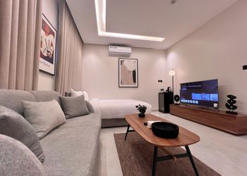 استديو بتصميم هادئ ودخول ذاتي