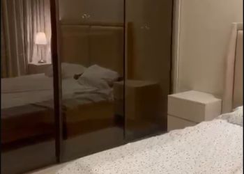 فيلا بمجالس وغرف نوم 