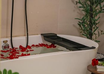 شقة بغرفة معيشة وغرفة نوم 