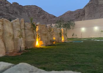 استراحة بألعاب أطفال ومسبح