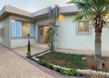 مزرعة بجلسة خارجية وبأجواء ريفية