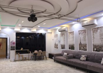 شاليه بمسطح اخضر وجلسة خارجية