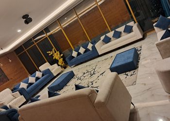 شاليه بمسطح اخضر ومسبح داخلي