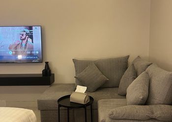 استديو بسرير ماستر وجلسة جانبية