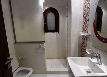 شقة بصالة مريحة وإطلالة مميزة 