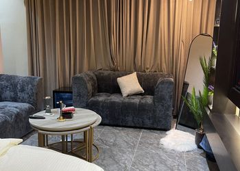 استديو بألوان مريحة وأثاث راقي