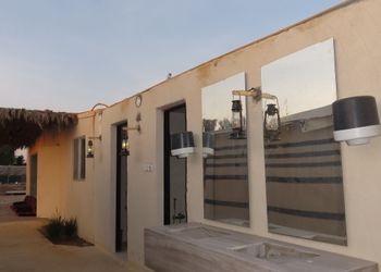 مزرعة بمجلس وجلسة خارجية 