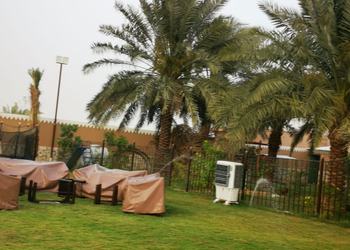استراحة بمجلس وبيت شعر ومسبح 