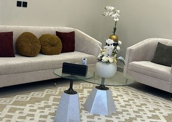شقة بغرفة معيشة وغرفة نوم 