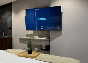 استديو بسرير ماستر وجلسة جانبية