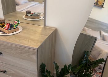 استديو بأثاث مريح وبسيط 