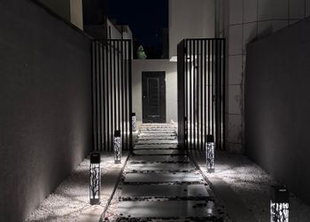 استديو بسرير ماستر وجلسة مريحة 