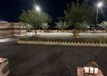 مزرعة بمناظر خلابة وجلسة خارجية 