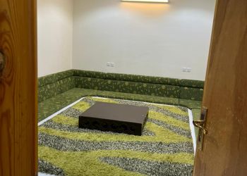 استراحةبجلسة خارجية وألعاب أطفال