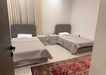 شقة بغرفتين نوم وصالة