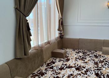 شاليه بمسبح خارجي وجلسة خارجية 