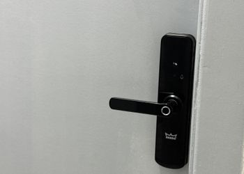 شقة بغرفتين نوم وصالة 
