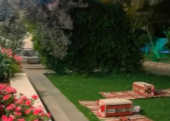 مزرعة بمناظر خلابة وجلسة خارجية 