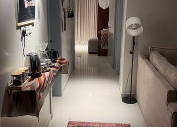 شقة بغرفة معيشة وغرفتين نوم 