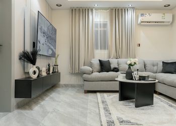 شقة بتصميم أنيق ودخول ذاتي 