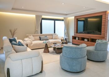 شقة بغرفة معيشة وغرفتين نوم 