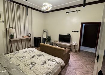 استديو بسرير ماستر