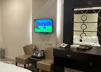 استديو بأثاث مريح وبسيط 