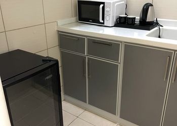 شقة بأثاث مريح وبسيط