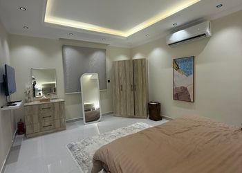 استديو بسرير ماستر وجلسة جانبية