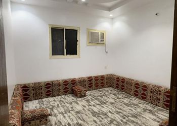 شاليه بصالة جلوس ومسبح داخلي 