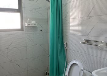 استديو بسرير ماستر وجلسة 