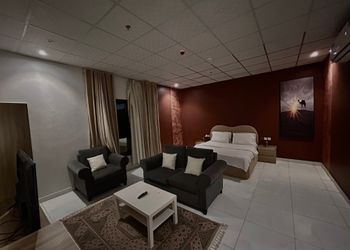استديو هادئ بسرير ماستر 