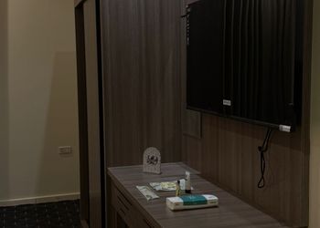 استديو بسرير ماستر وأثاث مريح 