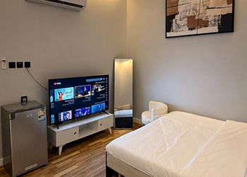 استديو هادئ بسرير ماستر 