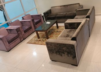 شاليه بجلسة خارجية والعاب اطفال