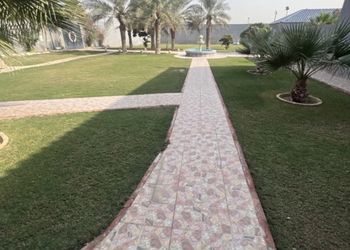 استراحة بمسطح اخضر و العاب اطفال