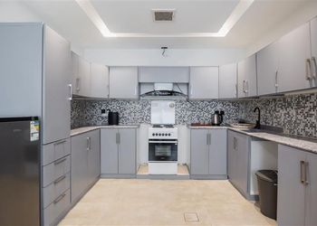 شقة بجاكوزي وجلسة خارجيه ٣ غرف