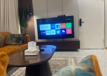 شقة بغرفة معيشة وغرفة نوم 