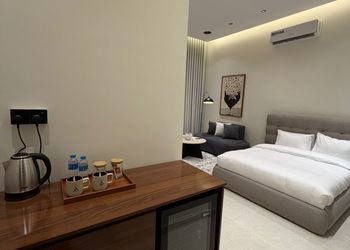 استديو هادئ بسرير ماستر