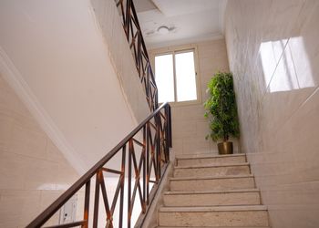 استديو بتصميم هادئ ودخول ذاتي 