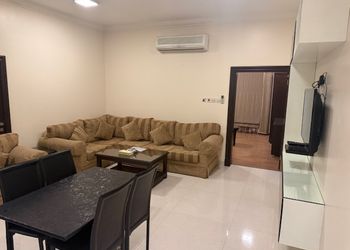 شقة بغرفة معيشة وغرفة نوم 