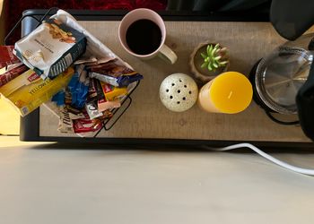 غرفة بسرير مفرد ودخول ذاتي 