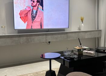 استديو بسرير ماستر وجلسة جانبية