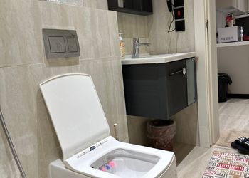 شقة بغرفة معيشة وغرفة نوم 