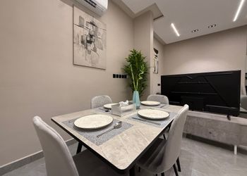 شقة بدخول ذاتي وتصميم أنيق 
