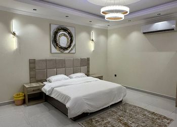 شقة بدخول ذاتي وغرفة نوم مريحة 